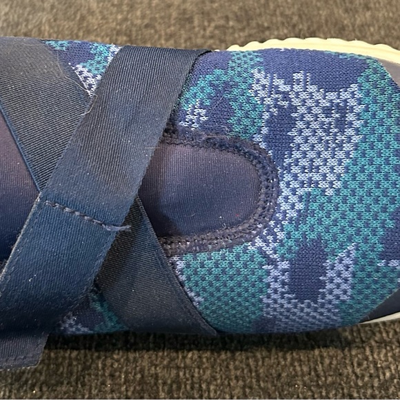 Adidas Womens  FortaRun Size 5.5 - Picture 5 of 8